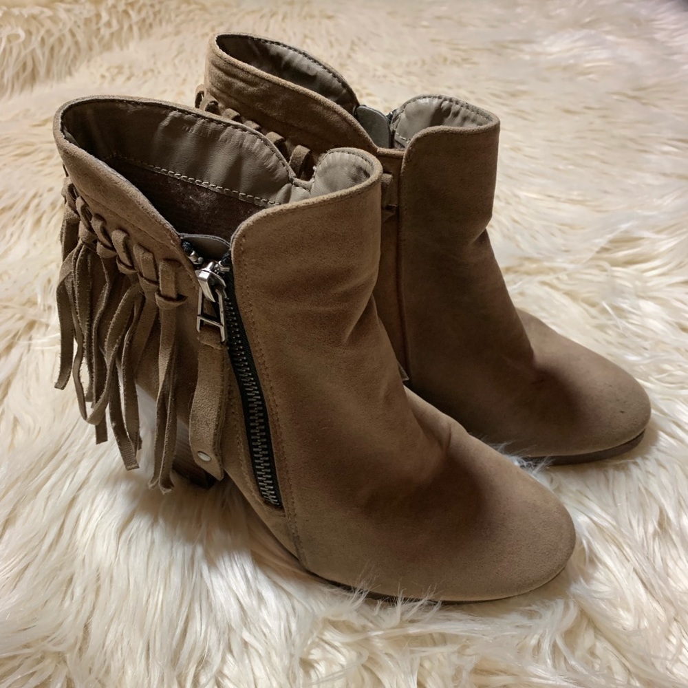 Breckelle’s ankle boots